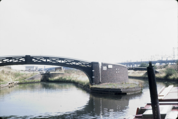 BW197-2-13-40 image BW197-2-13-40