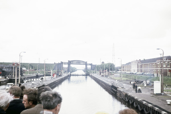 BW197-2-4-1-1 image BW197-2-4-1-1