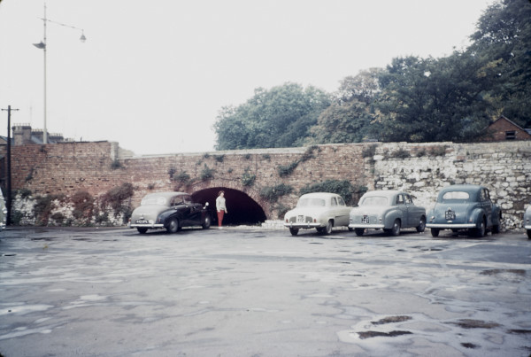 BW197-2-24-19-1 image BW197-2-24-19-1