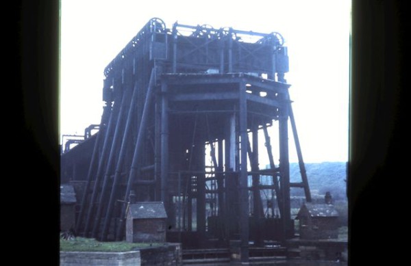 image crt-collinge-5 anderton boat lift around 1960 possibly (4)