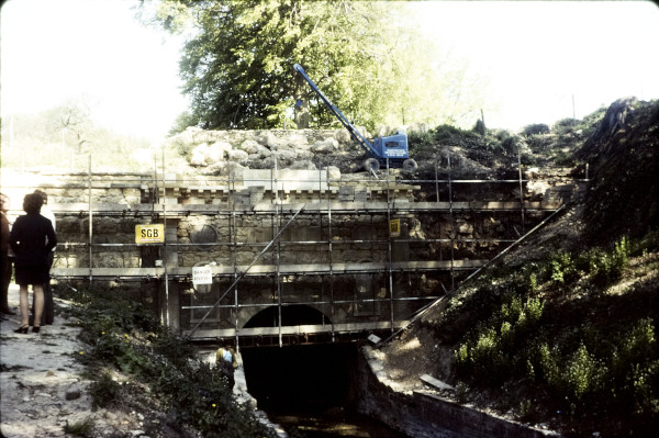 BW197-2-27-11 image BW197-2-27-11