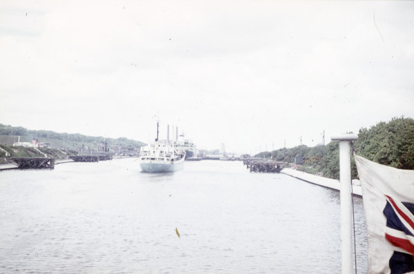 BW197-2-4-1-21 image BW197-2-4-1-21