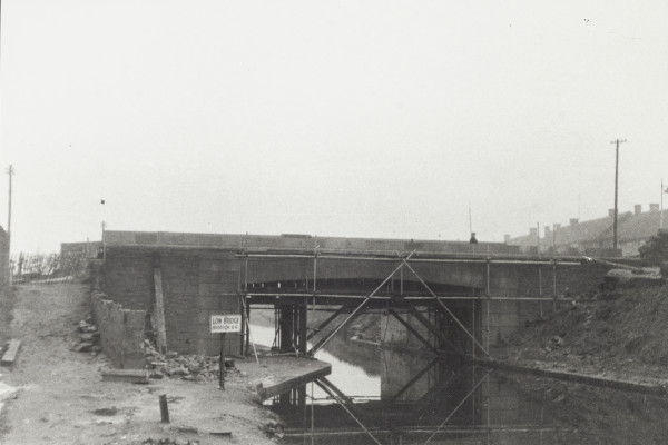 BW192-3-2-1-11-21 image BW192-3-2-1-11-21