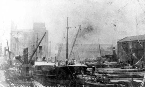 c03042 ellesmere port shropshire union canal basin(raddle wharf on left) image c03042 ellesmere port shropshire union canal basin(raddle wharf on left)
