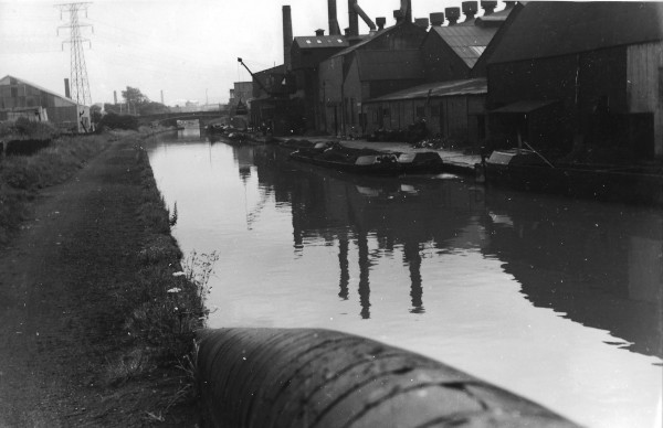 image B.C.N. Old Main Line - Oldbury, between High Bridge & Junction with Oldbury Loop (N.W.) 1952.
