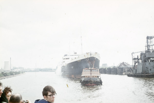 BW197-2-4-1-22 image BW197-2-4-1-22