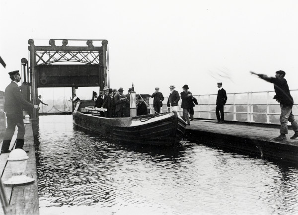 R0932 image R0932