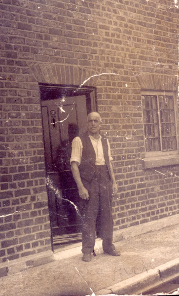 952-0278 john lee porters row image 952-0278 john lee porters row