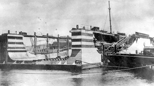 c03217 ellesmere port drydock pontoon image c03217 ellesmere port drydock pontoon