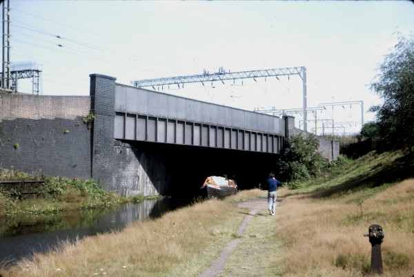 BW197-2-13-45-3 image BW197-2-13-45-3