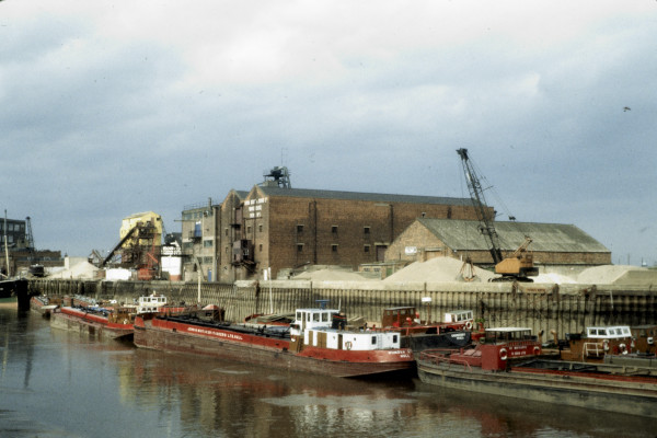 BW197-2-28-37-3 image BW197-2-28-37-3