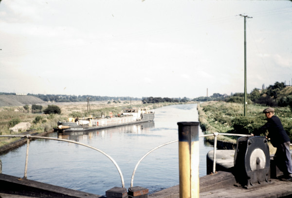 BW197-2-4-9-3 image BW197-2-4-9-3