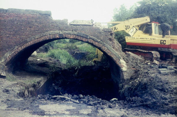 BW197-2-29-13 image BW197-2-29-13