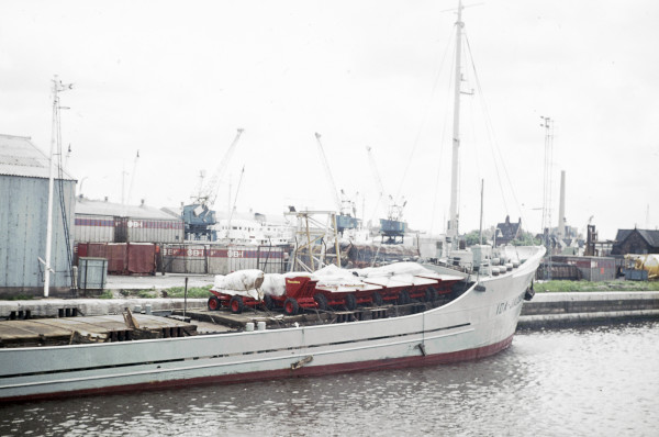 BW197-2-4-1-23 image BW197-2-4-1-23