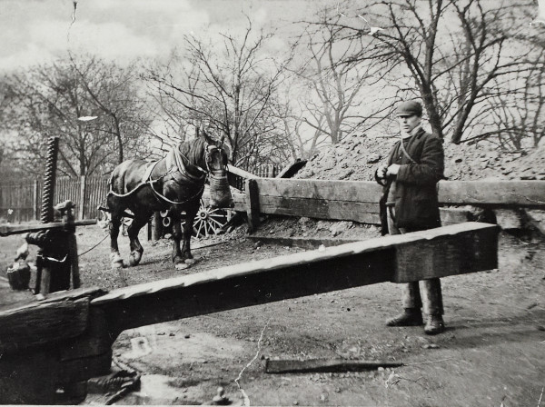 BW192-3-2-2-28-73 image BW192-3-2-2-28-73