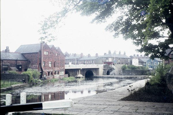 BW197-2-27-3-4 image BW197-2-27-3-4