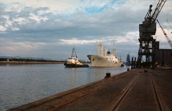 image ad-1-1-06 'norma' (sweden) leaving ellesmere port(2)