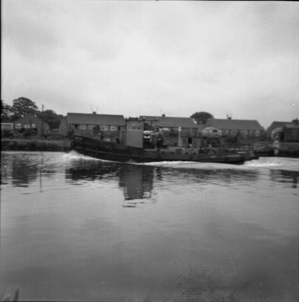 image 103 - 'msc dido' passing thelwall ferry