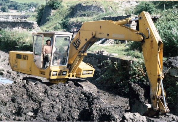 wc85_mktiddy_jcb_02 image wc85_mktiddy_jcb_02