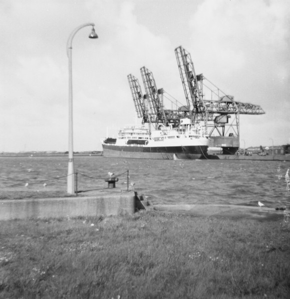 image 05 - iron ore carrier at bidston dock iron ore terminal, birkenhead