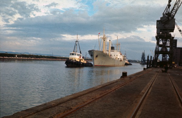 image ad-1-1-07 'norma'(sweden) leaving ellesmere port(3)