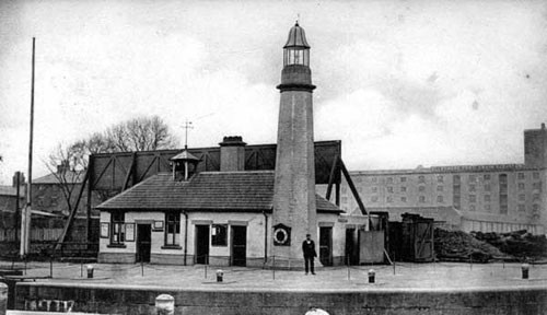 c02974 ellesmere port lighthouse image c02974 ellesmere port lighthouse