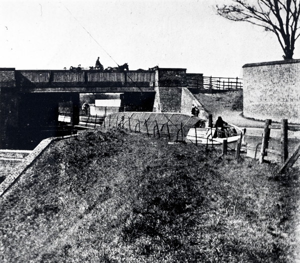 R0695 image R0695
