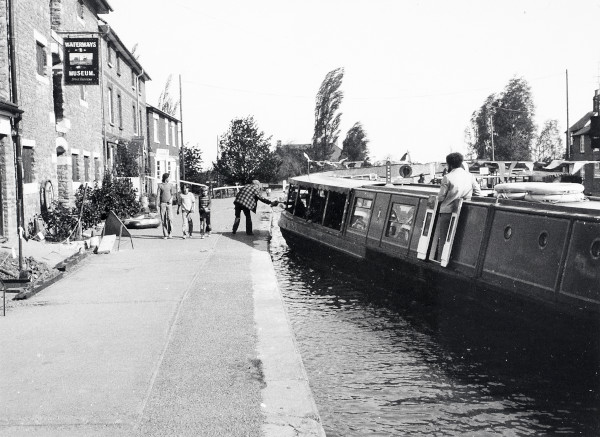 R0816 image R0816