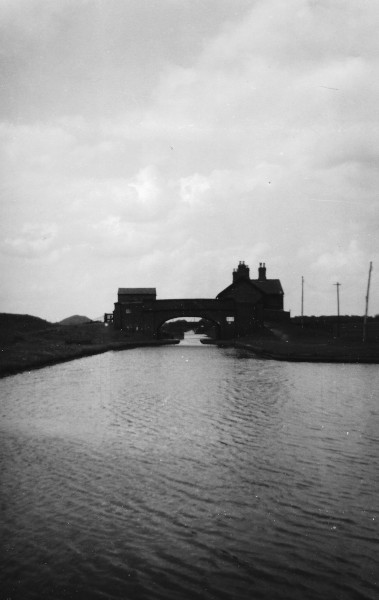 image Pelsall Old Stop, Cannock Extension Canal, B.C.N. looking N. toward Pelsall Common Bridge through Friars Bridge, 1960