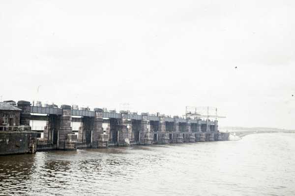 BW197-2-4-1-27 image BW197-2-4-1-27