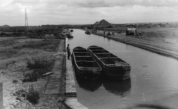 image Cannock Extension Canal, B.C.N. Looking eastwards from Churchbridge Top Lock. Site of subsidence into open coal workings (R.H. side) 1955.