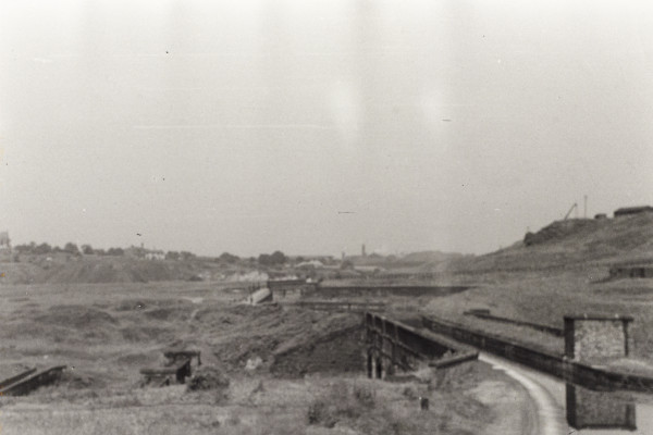 BW192-3-2-1-13-18 image BW192-3-2-1-13-18