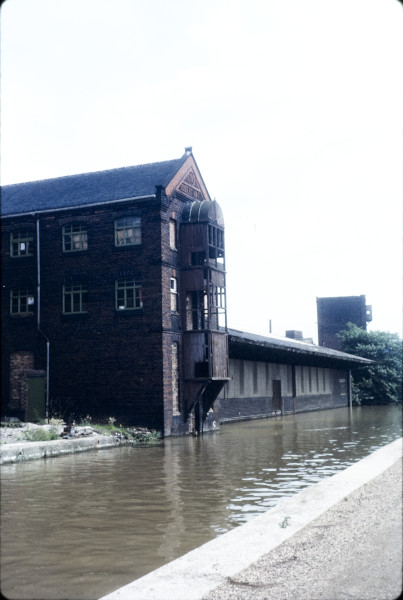 BW197-2-21-37-18 image BW197-2-21-37-18