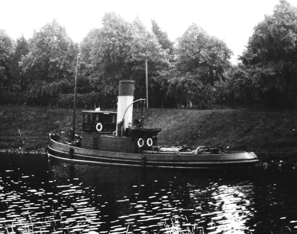 image Caledonian Canal: Scot II 1931 at Fort Augustus. 