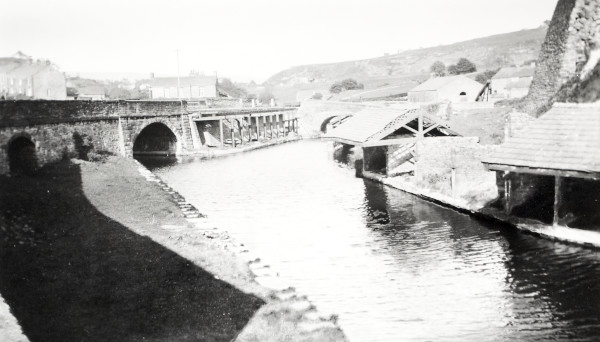 R1588 image R1588