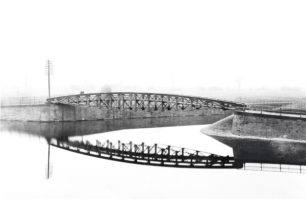R0898 image R0898