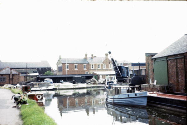 BW197-2-1-19 image BW197-2-1-19