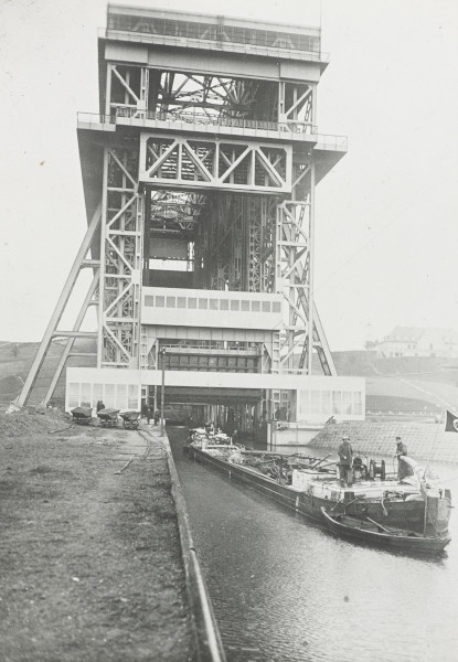 BW197-1-2-19 image BW197-1-2-19