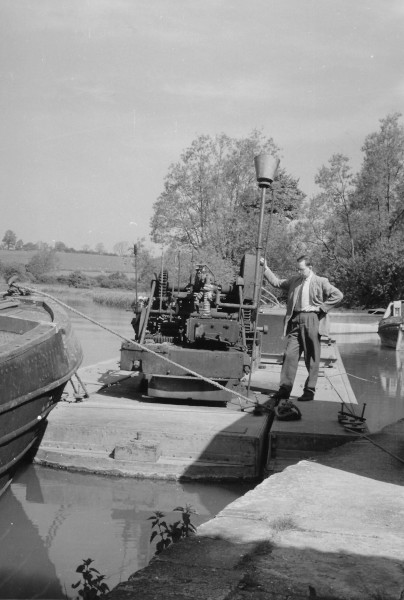 image Oxford Canal: Old Dredger at Hillmorton before going to the K&A Canal