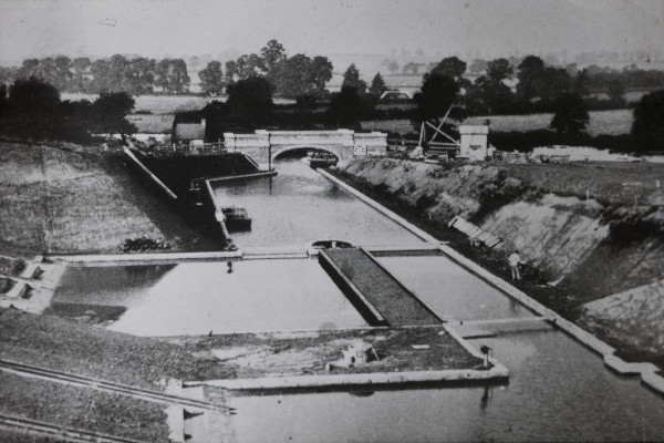 BW197-2-26-49 image BW197-2-26-49